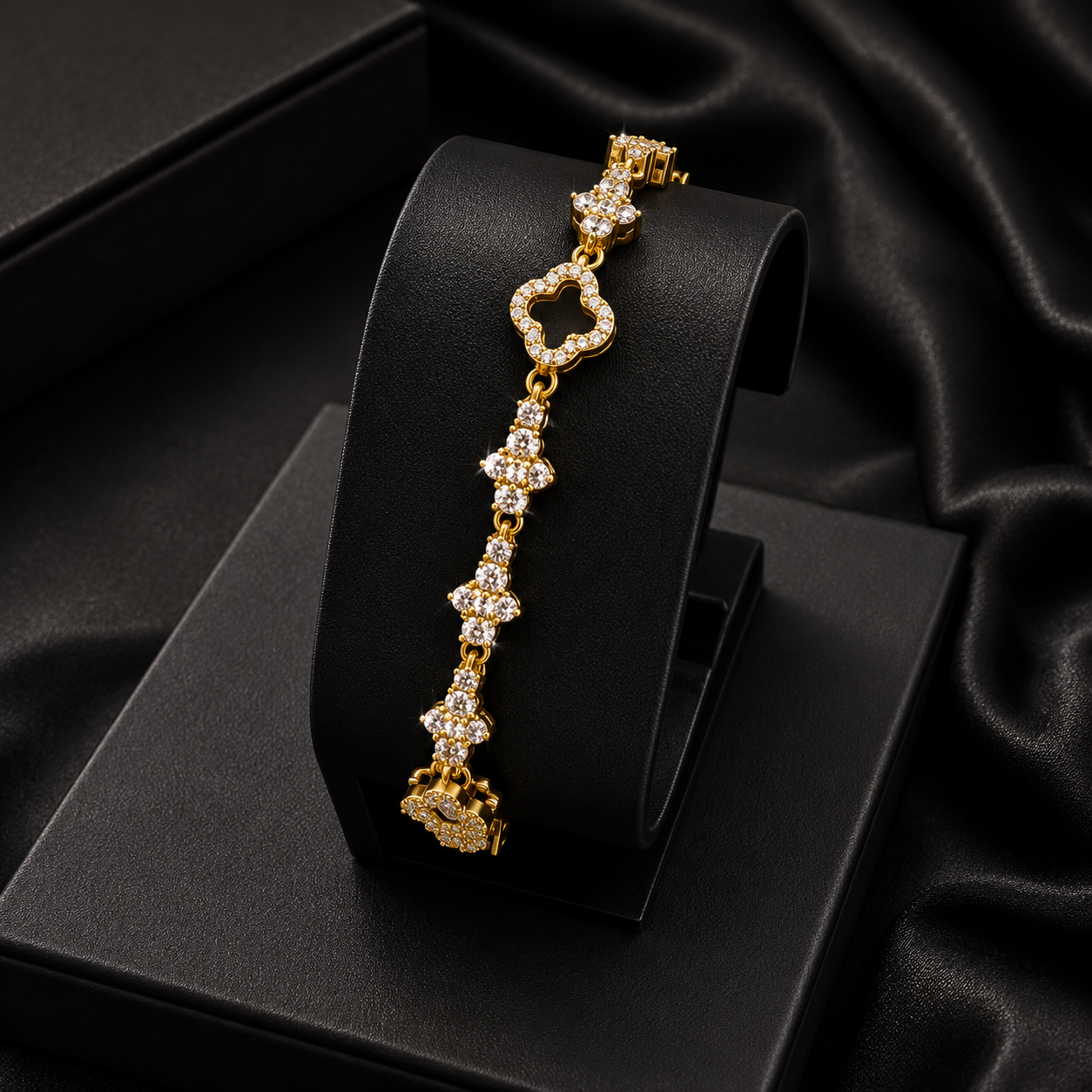 ✨ Luxury Clover Armband