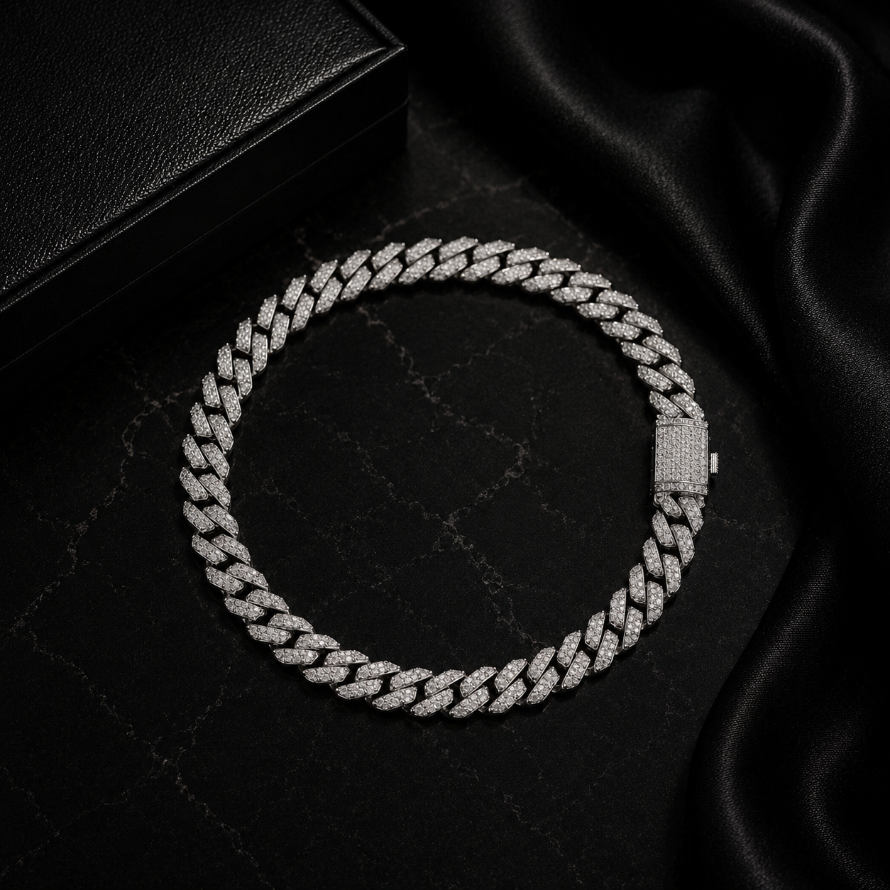 ✨ Luxury Figaro Armband