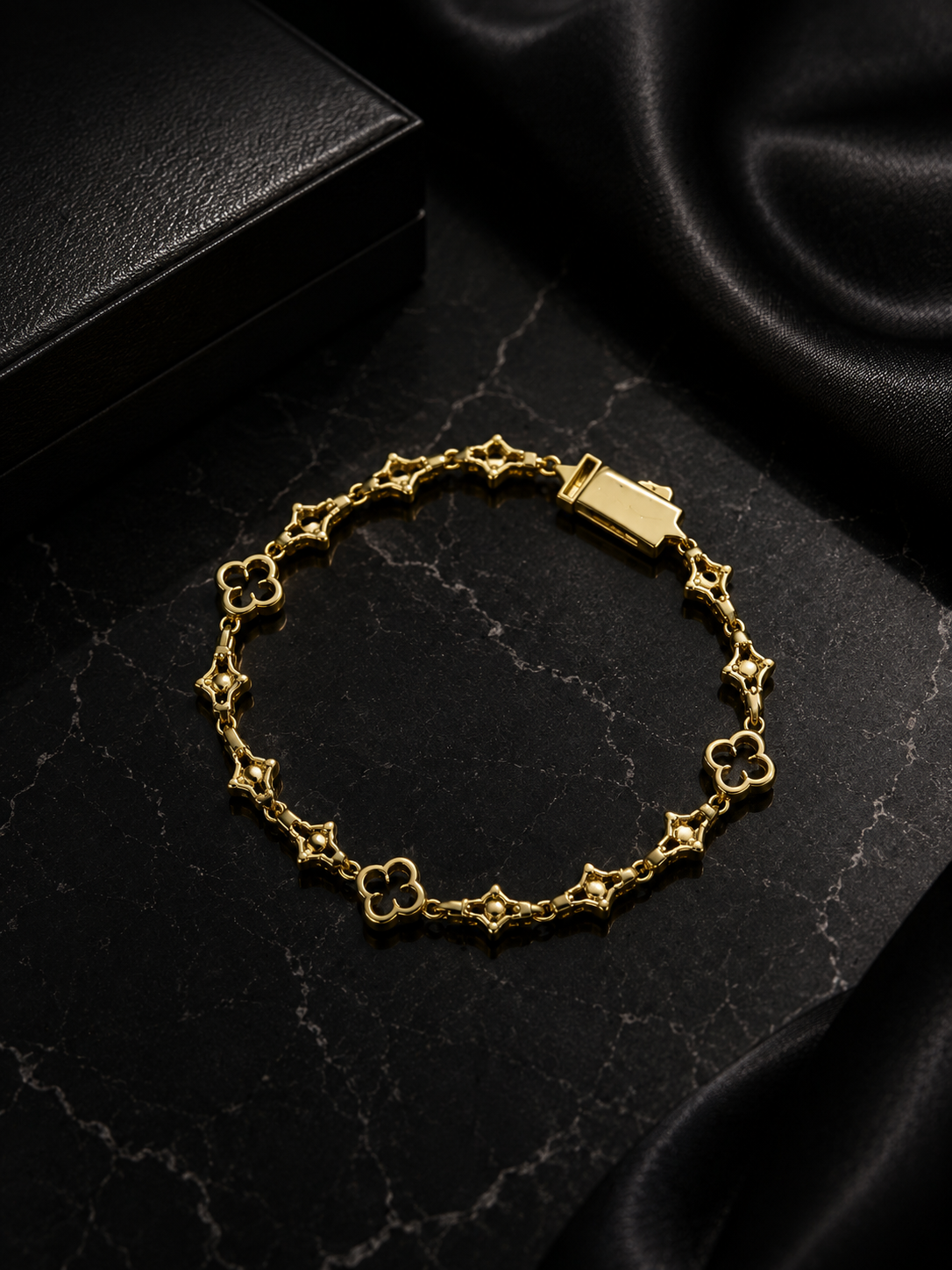 ✨ Luxury Clover Armband